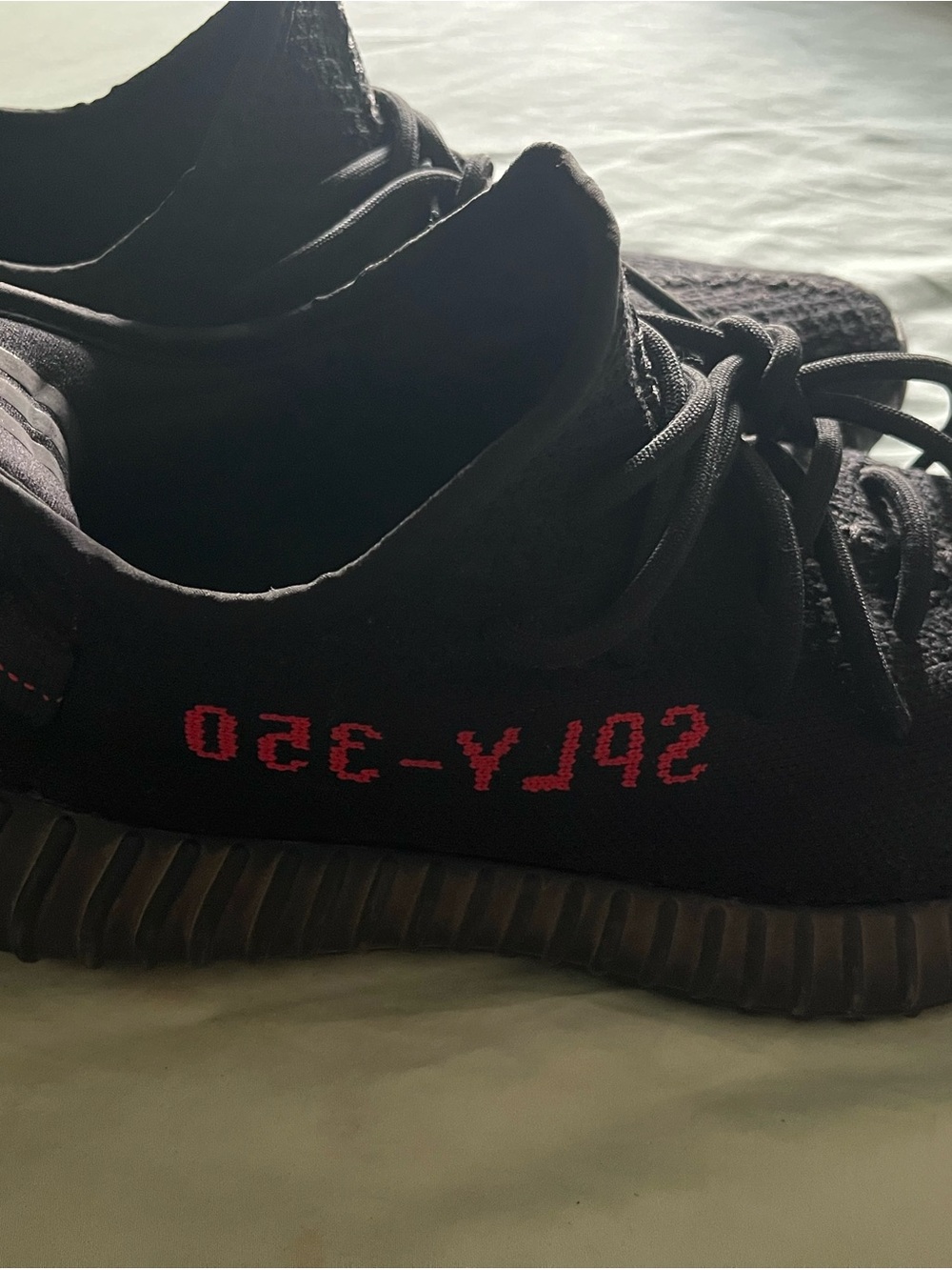 Yeezy men’s SPLY-350 BRED 350 v2
